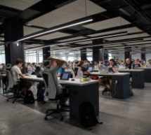 Le paradoxe des bureaux en open space : les travailleurs plus proches mais… plus isolés !