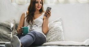 Les médias sociaux sont la première source d’information des moins de 35 ans, l’IA pointe le bout de son nez