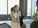 Et si la baisse de l’emploi des juniors provenait moins de l&rsquo;IA que… du télétravail ?