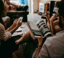 Les réseaux sociaux deviennent la première source d’information devant les médias